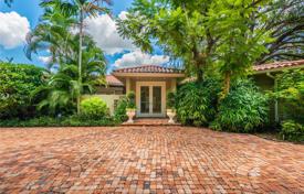 Cozy villa with a garden, a backyard, a pool, a relaxation area and a parking, Miami, USA for $2,490,000