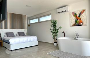 3-bedroom house 210 m² in Krk for 1,250,000 €