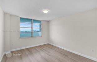 2-bedroom apartments in condo 121 m² in Aventura for $386,000