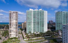 Bright apartment with ocean views in a residence on the first line of the beach, Aventura, Florida, USA for $969,000
