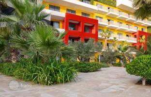 Spacious apartments in a condo hotel with swimming pools and kids' clubs, The World Islands, Dubai, UAE for $726,000