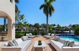 Spacious villa with a backyard, a swimming pool, a terrace and two garages, Fort Lauderdale, USA for $3,895,000