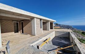 3 bedrooms; 4 bathrooms; Pool; Garden; Garage; Sea view for 1,250,000 €