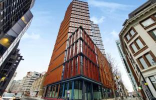 Luxury one-bedroom apartment in a new residence with a swimming pool and a roof-top garden, Finsbury, London, UK for £928,000