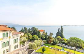 Furnished apartment with a balcony and a Lake view, Gardone Riviera, Italy for 650,000 €