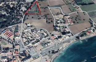 Land plot 9,960 m² in Larnaca for 750,000 €