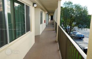 2-bedroom apartments in condo 112 m² in Pembroke Pines for $315,000