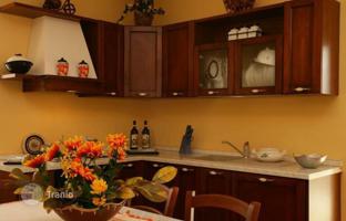 12-bedroom villa 400 m² in Piancastagnaio for 890,000 €