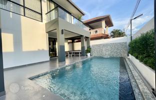 6-bedroom villa 540 m² in Pattaya for $563,000