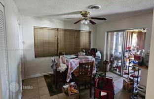 2-bedroom house 142 m² in Lauderdale Lakes for $403,000