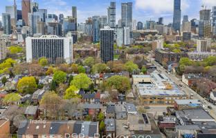 11-bedroom house in Old Toronto for C$2,092,000
