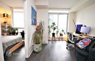 2-bedroom apartment in Roehampton Avenue for C$894,000