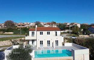 5-bedroom house 303 m² in Porec for 695,000 €