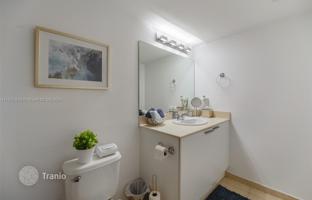 2-bedroom apartments in condo 159 m² in Collins Avenue for $1,500,000