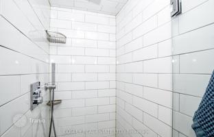 6-bedroom apartment in King Street for C$777,000