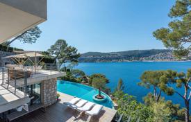 Contemporary seafront villa with a pool and a garden in Saint-Jean-Cap-Ferrat, Cote d'Azur, France for 45,000 € per week