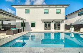 Townhome – West End, Miami, Florida,  USA for $1,099,000