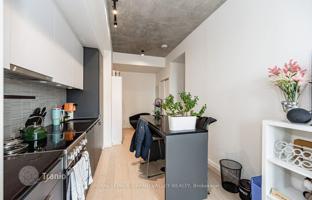 7-bedroom apartment in Etobicoke for C$839,000