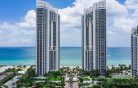 Condo – Collins Avenue, Miami, Florida,  USA for $875,000