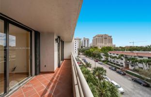 2-bedroom apartments in condo 149 m² in Coral Gables for $847,000