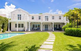 Spacious villa with a backyard, a pool, a sitting area, a terrace and a garage, Miami Beach, USA for $3,150,000