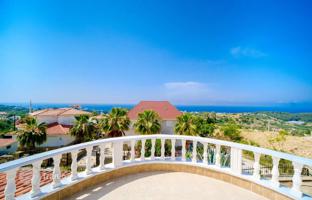 4-bedroom villa 350 m² in İncekum for 24,432,000 TRY