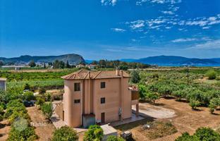 Three-storey villa with a fruit garden and an olive grove in Nafplio, Peloponnese, Greece for 420,000 €
