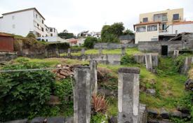Several houses for reconstruction or demolition in the center of Funchal, Madeira, Portugal for 330,000 €