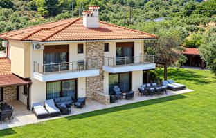 3-bedroom house 160 m² in Chaniotis for 650,000 €