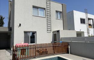 Luxury villa with a swimming pool, Ayios Athanasios, Cyprus for 690,000 €
