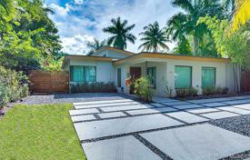 Cozy cottage with a backyard and a recreation area, Miami Beach, USA for $1,849,000