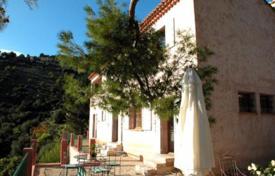 Villa with a swimming pool and a panoramic sea view, Eze, France for 4,000 € per week Villa with a swimming pool and a panoramic sea view, Eze, France for 4,000 € per week