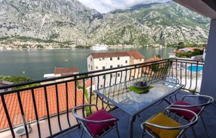 3-bedroom apartment 110 m² in Kotor city for 300,000 €