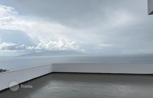 Front Sea View Penthouse in Prime Coastal Location – High Rental Yield Investment for 329,000 €