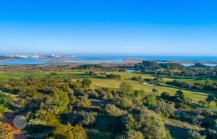 Land plot 2,781 m² in Faro for 1,590,000 €
