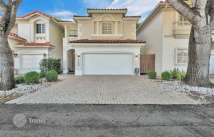 4-bedroom house 247 m² in Doral for $880,000