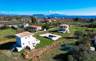 Three houses on a large plot near the beach, Petrothalassa, Peloponnese, Greece for 1,400,000 €