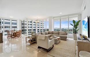 3-bedroom apartments in condo 271 m² in Bal Harbour for $3,350,000