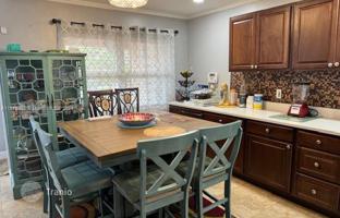 2-bedroom apartments in condo 89 m² in North Lauderdale for $279,000