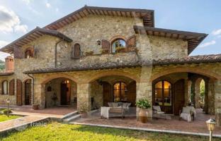 5-bedroom villa 275 m² in Sarteano for 790,000 €