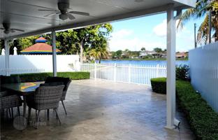 3-bedroom house 257 m² in West End for $939,000