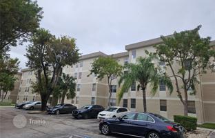 2-bedroom apartments in condo 71 m² in Hialeah for $257,000