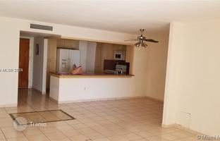 1-bedroom apartments in condo 93 m² in Collins Avenue for $400,000