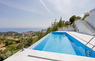 Luxury new build villa with stunning sea views and an infinity pool in Lloret de Mar, Spain for 890,000 €