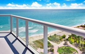 Bright apartment with ocean views in a residence on the first line of the beach, Miami Beach, Florida, USA for $975,000