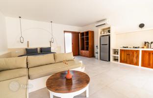 2-bedroom villa 147 m² in Bingin Beach for $235,000