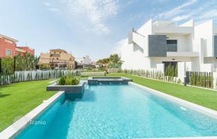 2-bedroom cottage 74 m² in Torrevieja for 340,000 €