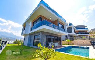 4-bedroom villa 260 m² in Kargicak for 39,703,000 TRY