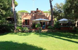 Beautiful villa with a large garden and a swimming pool near the coast, Punta Ala, Italy for 12,000 € per week