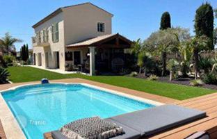 Three-storey villa with a pool, a garden and sea views in Antibes, Cote d'Azur, France for 2,300,000 €